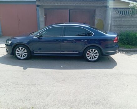 Синий Фольксваген Пассат, объемом двигателя 2.5 л и пробегом 300 тыс. км за 9000 $, фото 1 на Automoto.ua