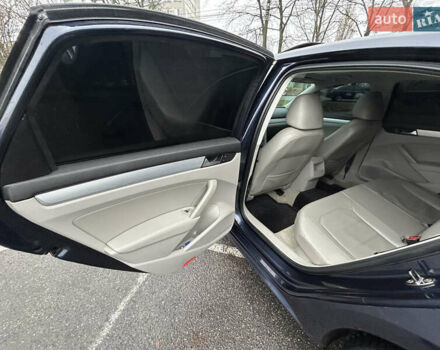 Синий Фольксваген Пассат, объемом двигателя 2 л и пробегом 262 тыс. км за 12000 $, фото 35 на Automoto.ua