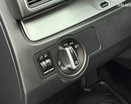 Синий Фольксваген Пассат, объемом двигателя 2 л и пробегом 263 тыс. км за 11690 $, фото 12 на Automoto.ua