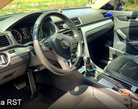 Синій Фольксваген Пассат, об'ємом двигуна 2.5 л та пробігом 205 тис. км за 10100 $, фото 4 на Automoto.ua