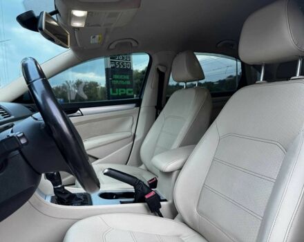 Синий Фольксваген Пассат, объемом двигателя 2.5 л и пробегом 330 тыс. км за 6790 $, фото 21 на Automoto.ua