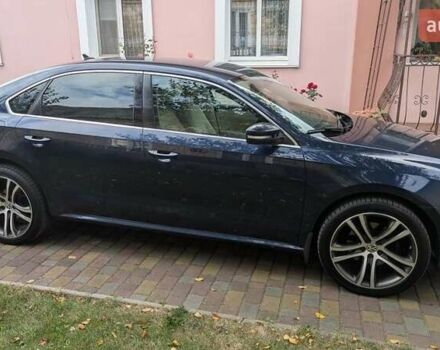 Синий Фольксваген Пассат, объемом двигателя 2.5 л и пробегом 258 тыс. км за 10000 $, фото 4 на Automoto.ua