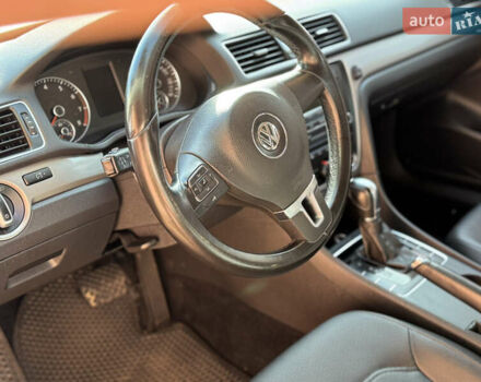 Синий Фольксваген Пассат, объемом двигателя 1.8 л и пробегом 221 тыс. км за 9500 $, фото 8 на Automoto.ua