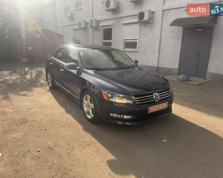 Фольксваген Пассат 2013 в Одессе на Automoto.ua Синий Фольксваген Пассат, объемом двигателя 2 л и пробегом 226 тыс. км за 10700 $, фото 2 на Automoto.ua