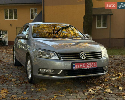 Синий Фольксваген Пассат, объемом двигателя 1.6 л и пробегом 266 тыс. км за 11000 $, фото 1 на Automoto.ua