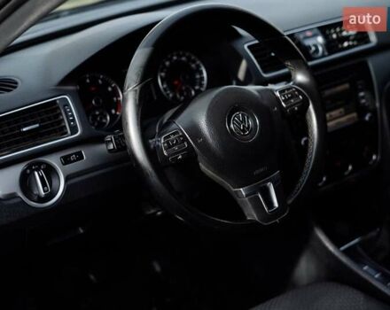 Синий Фольксваген Пассат, объемом двигателя 2.5 л и пробегом 170 тыс. км за 10700 $, фото 16 на Automoto.ua