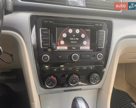 Фольксваген Пассат 2013 в Одессе на Automoto.ua Синий Фольксваген Пассат, объемом двигателя 2 л и пробегом 226 тыс. км за 10700 $, фото 12 на Automoto.ua