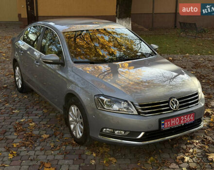 Синий Фольксваген Пассат, объемом двигателя 1.6 л и пробегом 266 тыс. км за 11000 $, фото 3 на Automoto.ua