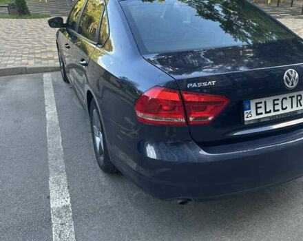 Синий Фольксваген Пассат, объемом двигателя 1.8 л и пробегом 236 тыс. км за 10000 $, фото 3 на Automoto.ua