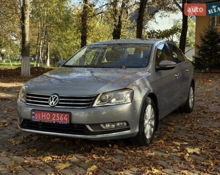 Синий Фольксваген Пассат, объемом двигателя 1.6 л и пробегом 266 тыс. км за 11000 $, фото 5 на Automoto.ua