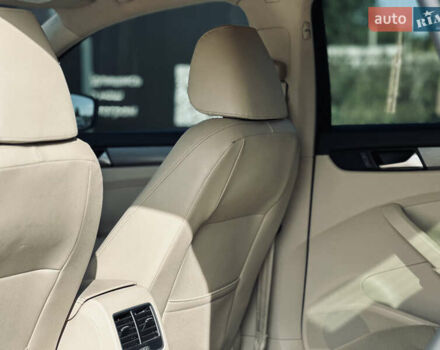 Синий Фольксваген Пассат, объемом двигателя 1.97 л и пробегом 265 тыс. км за 9899 $, фото 12 на Automoto.ua