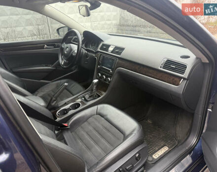 Синій Фольксваген Пассат, об'ємом двигуна 2 л та пробігом 195 тис. км за 12000 $, фото 12 на Automoto.ua