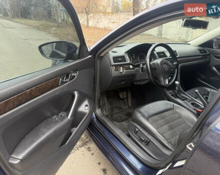Синій Фольксваген Пассат, об'ємом двигуна 2 л та пробігом 195 тис. км за 12000 $, фото 8 на Automoto.ua