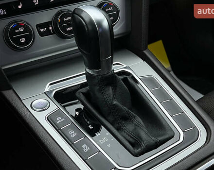 Синий Фольксваген Пассат, объемом двигателя 1.8 л и пробегом 149 тыс. км за 14500 $, фото 14 на Automoto.ua