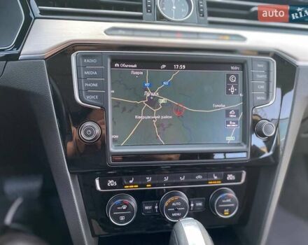 Синій Фольксваген Пассат, об'ємом двигуна 2 л та пробігом 261 тис. км за 16200 $, фото 27 на Automoto.ua