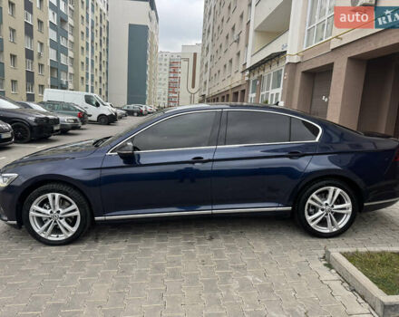 Синий Фольксваген Пассат, объемом двигателя 1.8 л и пробегом 270 тыс. км за 15900 $, фото 7 на Automoto.ua