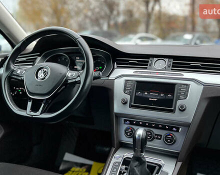 Синий Фольксваген Пассат, объемом двигателя 1.8 л и пробегом 149 тыс. км за 14500 $, фото 17 на Automoto.ua