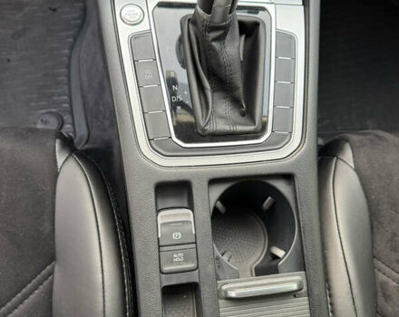 Синий Фольксваген Пассат, объемом двигателя 1.97 л и пробегом 266 тыс. км за 14700 $, фото 28 на Automoto.ua