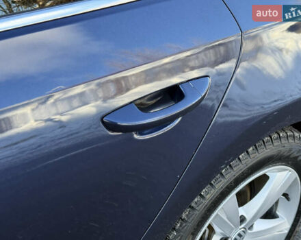 Синий Фольксваген Пассат, объемом двигателя 1.8 л и пробегом 229 тыс. км за 7999 $, фото 19 на Automoto.ua