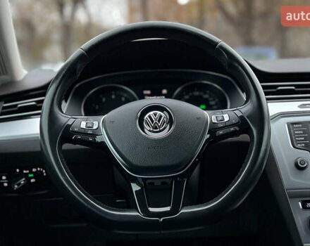 Синий Фольксваген Пассат, объемом двигателя 1.8 л и пробегом 149 тыс. км за 14500 $, фото 7 на Automoto.ua