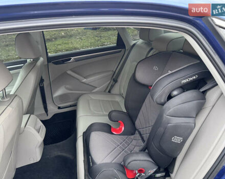 Синий Фольксваген Пассат, объемом двигателя 1.8 л и пробегом 149 тыс. км за 14200 $, фото 6 на Automoto.ua