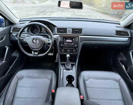 Синий Фольксваген Пассат, объемом двигателя 1.8 л и пробегом 180 тыс. км за 11500 $, фото 42 на Automoto.ua