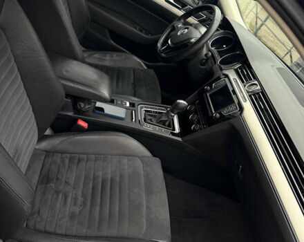 Синій Фольксваген Пассат, об'ємом двигуна 1.4 л та пробігом 257 тис. км за 15000 $, фото 5 на Automoto.ua