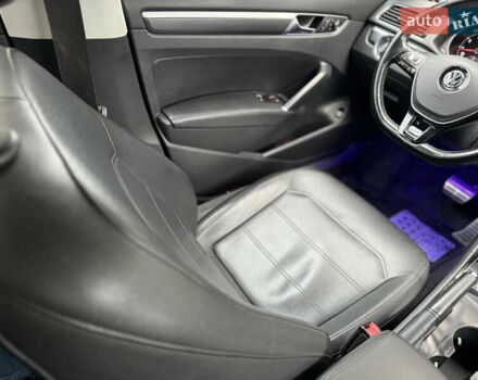 Синій Фольксваген Пассат, об'ємом двигуна 1.8 л та пробігом 179 тис. км за 12999 $, фото 37 на Automoto.ua