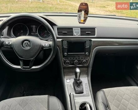 Синій Фольксваген Пассат, об'ємом двигуна 1.8 л та пробігом 130 тис. км за 14000 $, фото 4 на Automoto.ua