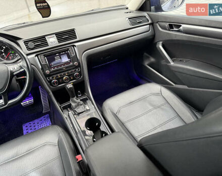 Синій Фольксваген Пассат, об'ємом двигуна 1.8 л та пробігом 179 тис. км за 12999 $, фото 36 на Automoto.ua