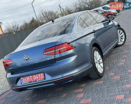 Синій Фольксваген Пассат, об'ємом двигуна 2 л та пробігом 262 тис. км за 16999 $, фото 12 на Automoto.ua