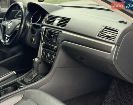 Синій Фольксваген Пассат, об'ємом двигуна 1.8 л та пробігом 179 тис. км за 12999 $, фото 33 на Automoto.ua