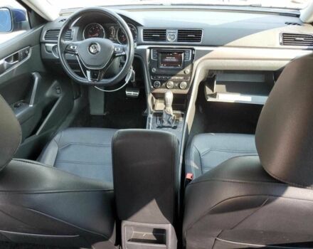 Синій Фольксваген Пассат, об'ємом двигуна 1.8 л та пробігом 129 тис. км за 1400 $, фото 7 на Automoto.ua