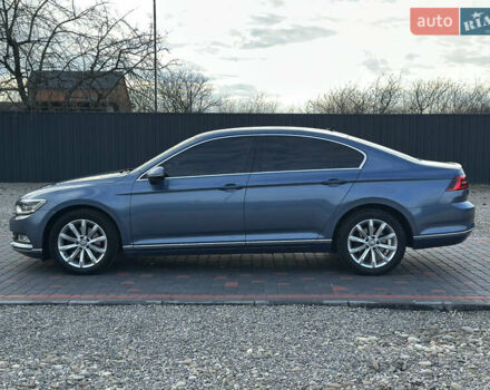 Синій Фольксваген Пассат, об'ємом двигуна 2 л та пробігом 262 тис. км за 16999 $, фото 5 на Automoto.ua