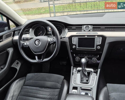 Синій Фольксваген Пассат, об'ємом двигуна 1.4 л та пробігом 257 тис. км за 15000 $, фото 4 на Automoto.ua