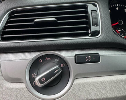 Синій Фольксваген Пассат, об'ємом двигуна 1.8 л та пробігом 98 тис. км за 12500 $, фото 13 на Automoto.ua