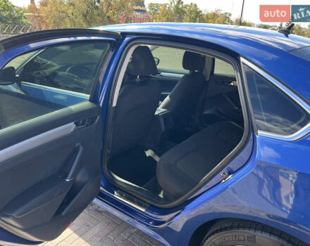 Синій Фольксваген Пассат, об'ємом двигуна 1.8 л та пробігом 120 тис. км за 15000 $, фото 5 на Automoto.ua