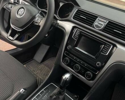 Синий Фольксваген Пассат, объемом двигателя 1.8 л и пробегом 112 тыс. км за 13000 $, фото 6 на Automoto.ua