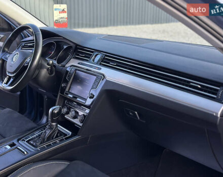 Синій Фольксваген Пассат, об'ємом двигуна 2 л та пробігом 262 тис. км за 16999 $, фото 20 на Automoto.ua