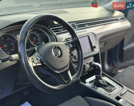 Синій Фольксваген Пассат, об'ємом двигуна 2 л та пробігом 262 тис. км за 16999 $, фото 16 на Automoto.ua