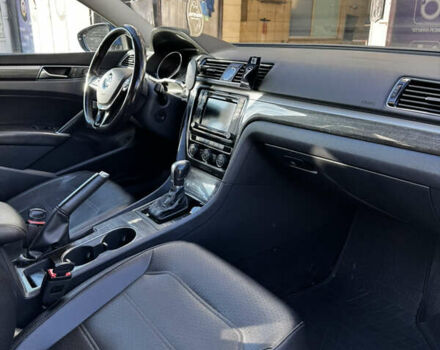 Синий Фольксваген Пассат, объемом двигателя 1.8 л и пробегом 180 тыс. км за 13300 $, фото 12 на Automoto.ua