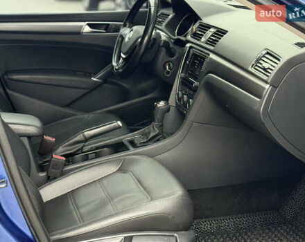 Синій Фольксваген Пассат, об'ємом двигуна 1.8 л та пробігом 179 тис. км за 12999 $, фото 32 на Automoto.ua