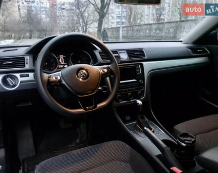 Синий Фольксваген Пассат, объемом двигателя 1.8 л и пробегом 161 тыс. км за 12700 $, фото 19 на Automoto.ua