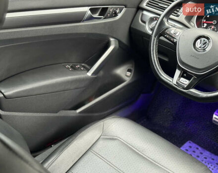 Синій Фольксваген Пассат, об'ємом двигуна 1.8 л та пробігом 179 тис. км за 12999 $, фото 35 на Automoto.ua