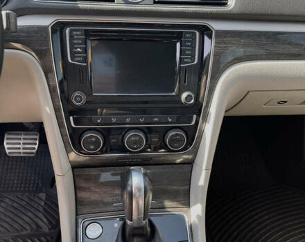 Синій Фольксваген Пассат, об'ємом двигуна 1.8 л та пробігом 226 тис. км за 12999 $, фото 8 на Automoto.ua