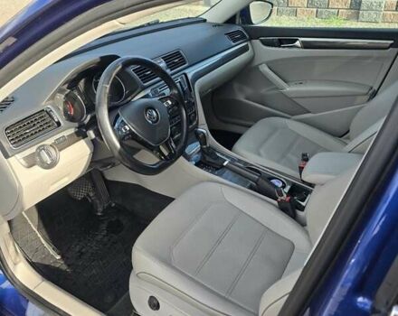 Фольксваген Пассат 2016 в Луцке на Automoto.ua Синий Фольксваген Пассат, объемом двигателя 1.8 л и пробегом 255 тыс. км за 12199 $, фото 8 на Automoto.ua