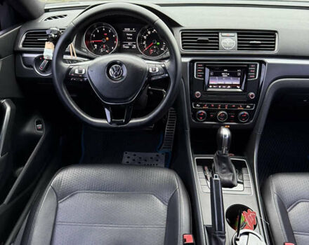 Синий Фольксваген Пассат, объемом двигателя 1.8 л и пробегом 173 тыс. км за 11000 $, фото 7 на Automoto.ua