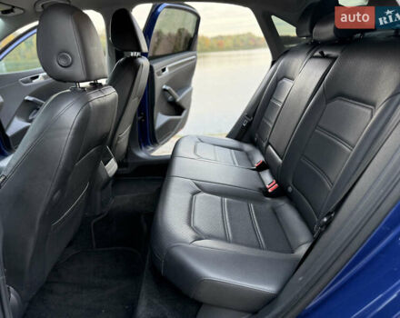 Синий Фольксваген Пассат, объемом двигателя 1.8 л и пробегом 180 тыс. км за 11500 $, фото 34 на Automoto.ua