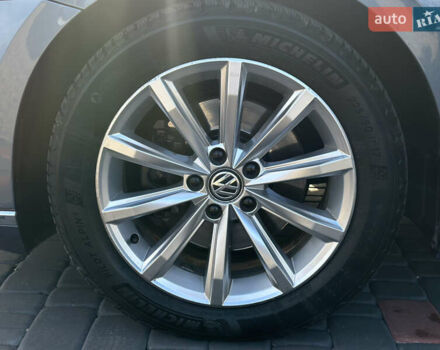 Синій Фольксваген Пассат, об'ємом двигуна 2 л та пробігом 262 тис. км за 16999 $, фото 26 на Automoto.ua