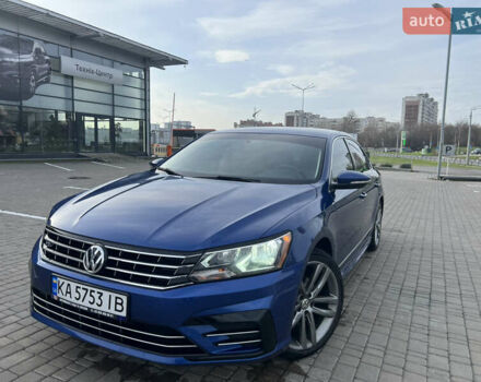 Синий Фольксваген Пассат, объемом двигателя 1.8 л и пробегом 100 тыс. км за 15200 $, фото 1 на Automoto.ua